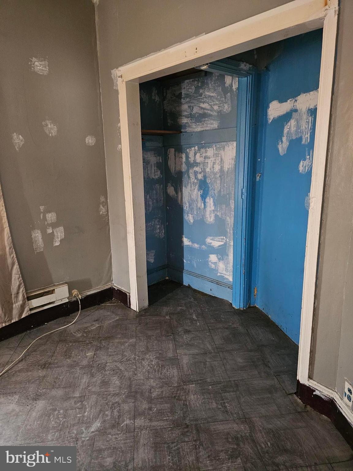 1322 Windrim Avenue Philadelphia, PA 19141 - Photo 10 of 14 an empty room with windows