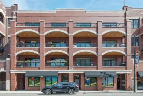 $850,000 | 2853 North Halsted Street, Unit 202, Chicago, IL 60657