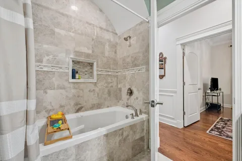 $850,000 | 2853 North Halsted Street, Unit 202, Chicago, IL 60657