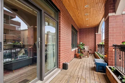 $850,000 | 2853 North Halsted Street, Unit 202, Chicago, IL 60657