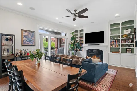 $850,000 | 2853 North Halsted Street, Unit 202, Chicago, IL 60657