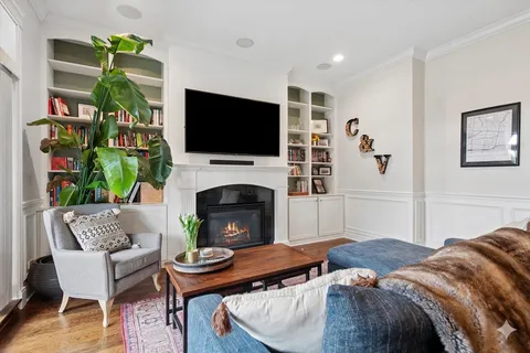 $850,000 | 2853 North Halsted Street, Unit 202, Chicago, IL 60657