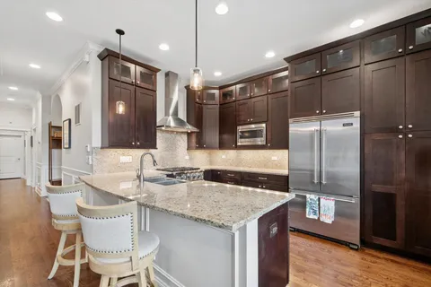 $850,000 | 2853 North Halsted Street, Unit 202, Chicago, IL 60657