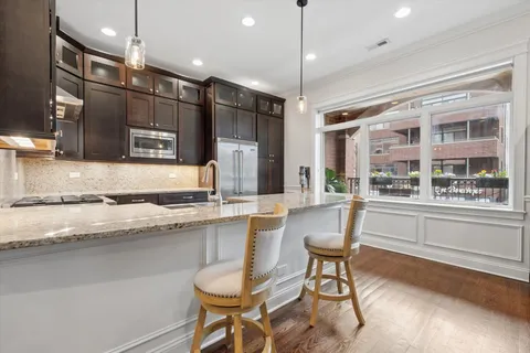 $850,000 | 2853 North Halsted Street, Unit 202, Chicago, IL 60657