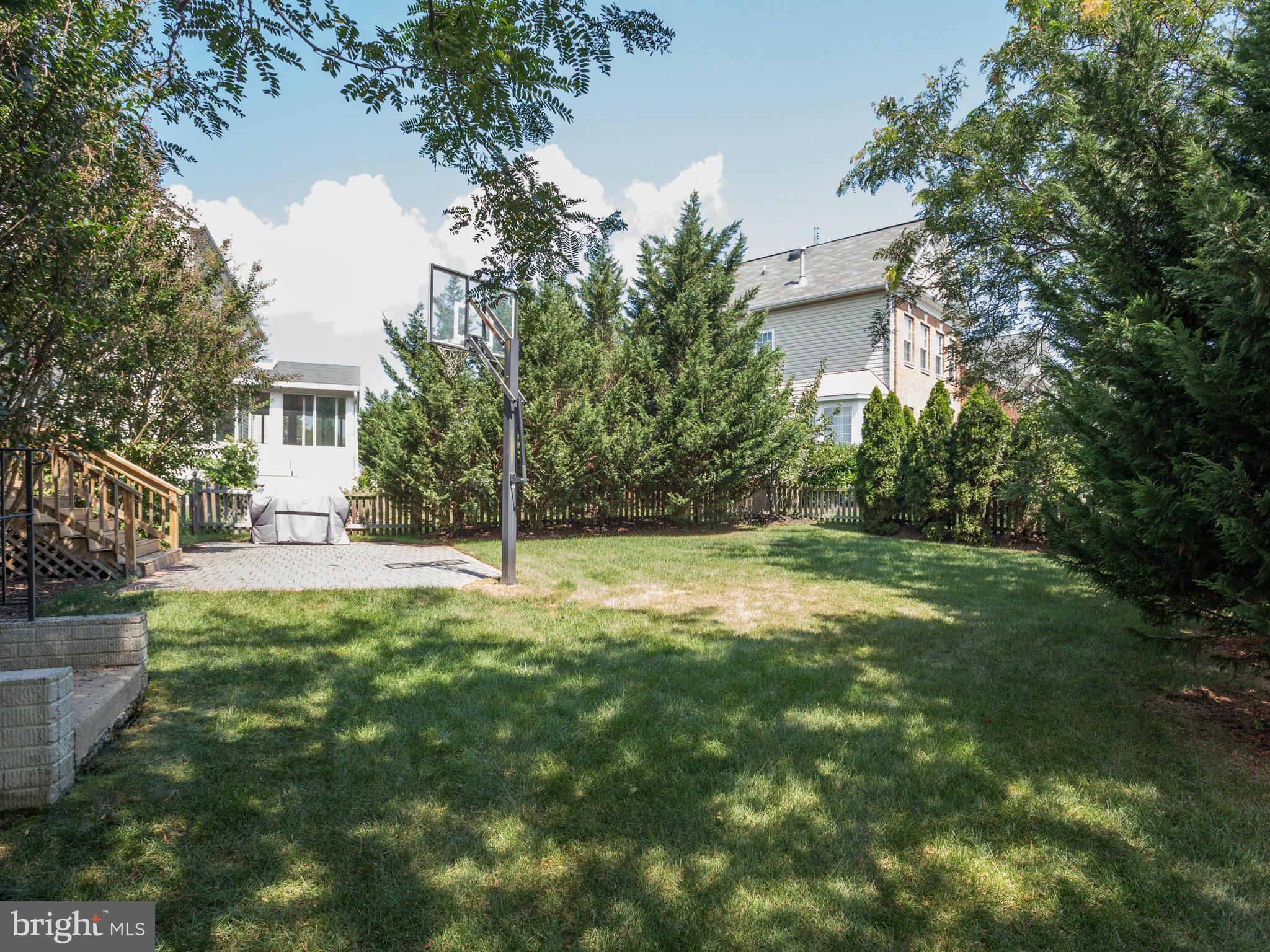 18291 Maple Spring Court Leesburg, VA 20176 - Photo 25 of 30 Exterior (Rear)