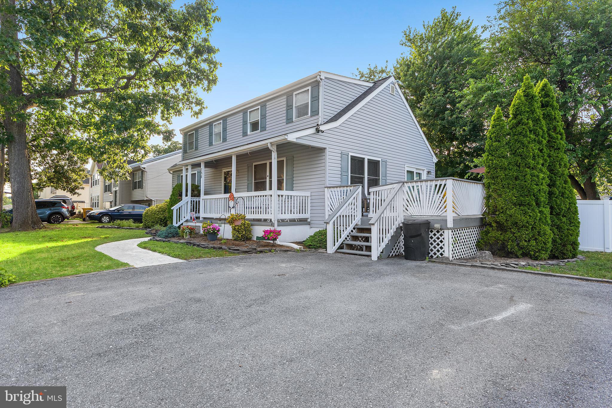 758 210th Street Pasadena, MD 21122 - Photo 4 of 53 Right Side View