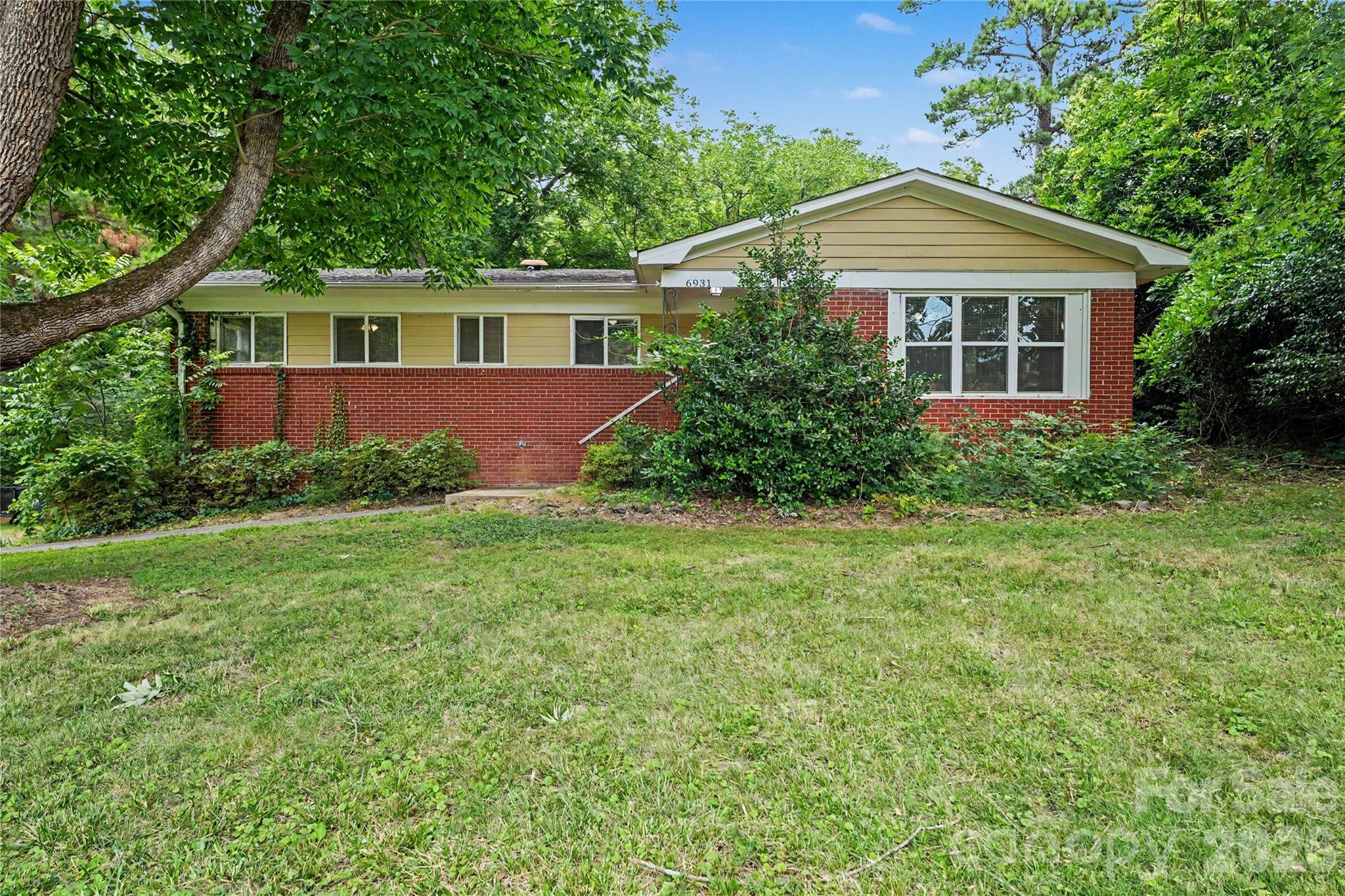 6931 Robinson Church Road Charlotte, NC 28215 - Photo 2 of 25 Gallery Image 2