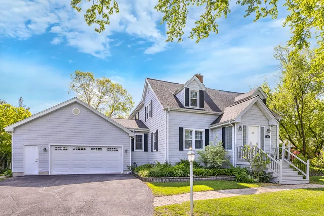 $599,900 | 401 Greenwood Road, Glenview, IL 60025