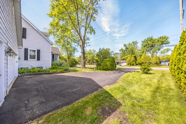 $599,900 | 401 Greenwood Road, Glenview, IL 60025