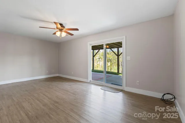 $398,500 | 28 Timber Lane, Asheville, NC 28806