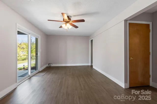 $398,500 | 28 Timber Lane, Asheville, NC 28806