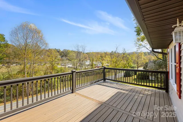 $398,500 | 28 Timber Lane, Asheville, NC 28806