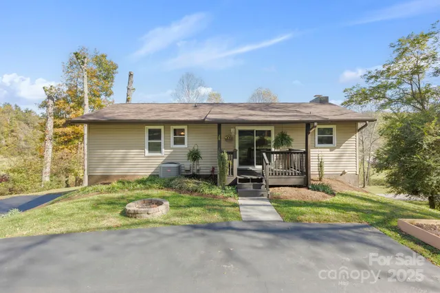 $398,500 | 28 Timber Lane, Asheville, NC 28806