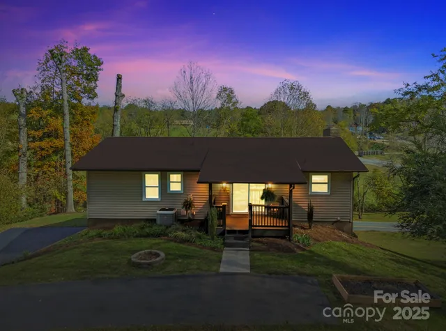 $398,500 | 28 Timber Lane, Asheville, NC 28806