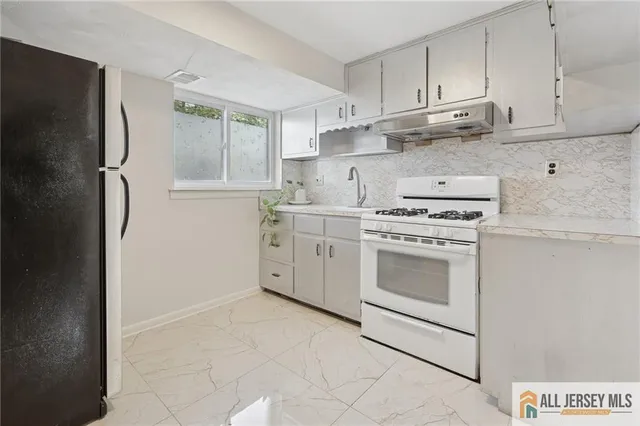 $738,000 | 21 Buena Vista Avenue, Piscataway, NJ 08854