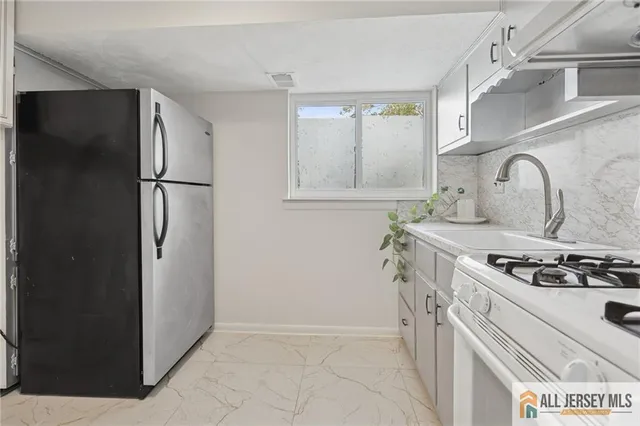 $738,000 | 21 Buena Vista Avenue, Piscataway, NJ 08854