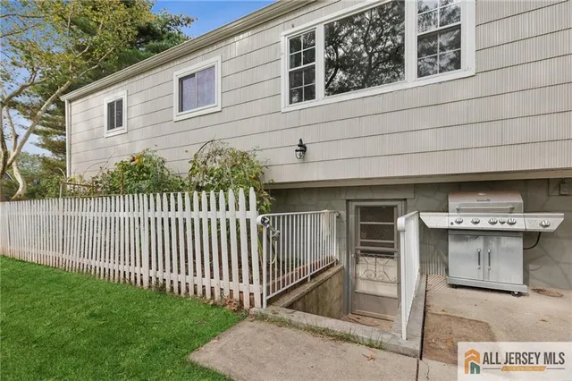 $738,000 | 21 Buena Vista Avenue, Piscataway, NJ 08854