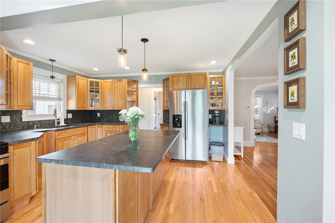 123 Calaman Road Cranston, RI 02910 - Photo 11 of 38