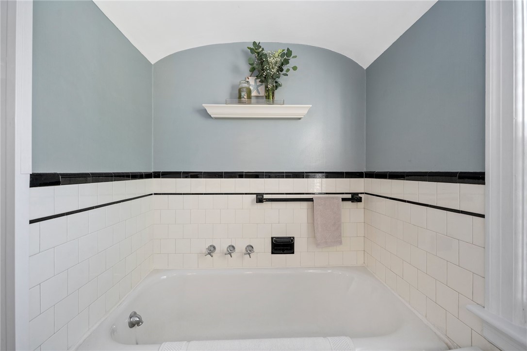 123 Calaman Road Cranston, RI 02910 - Photo 20 of 38