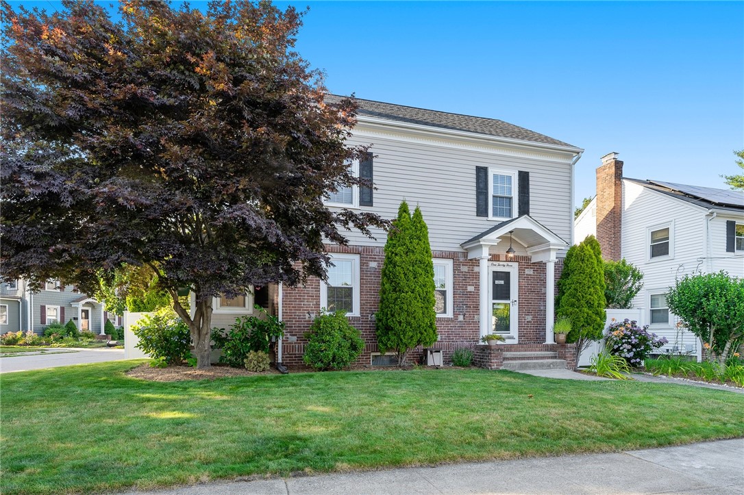 123 Calaman Road Cranston, RI 02910 - Photo 2 of 38