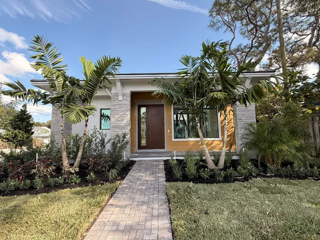 $1,350,000 | 432 Northwest North River Drive, Stuart, FL 34994