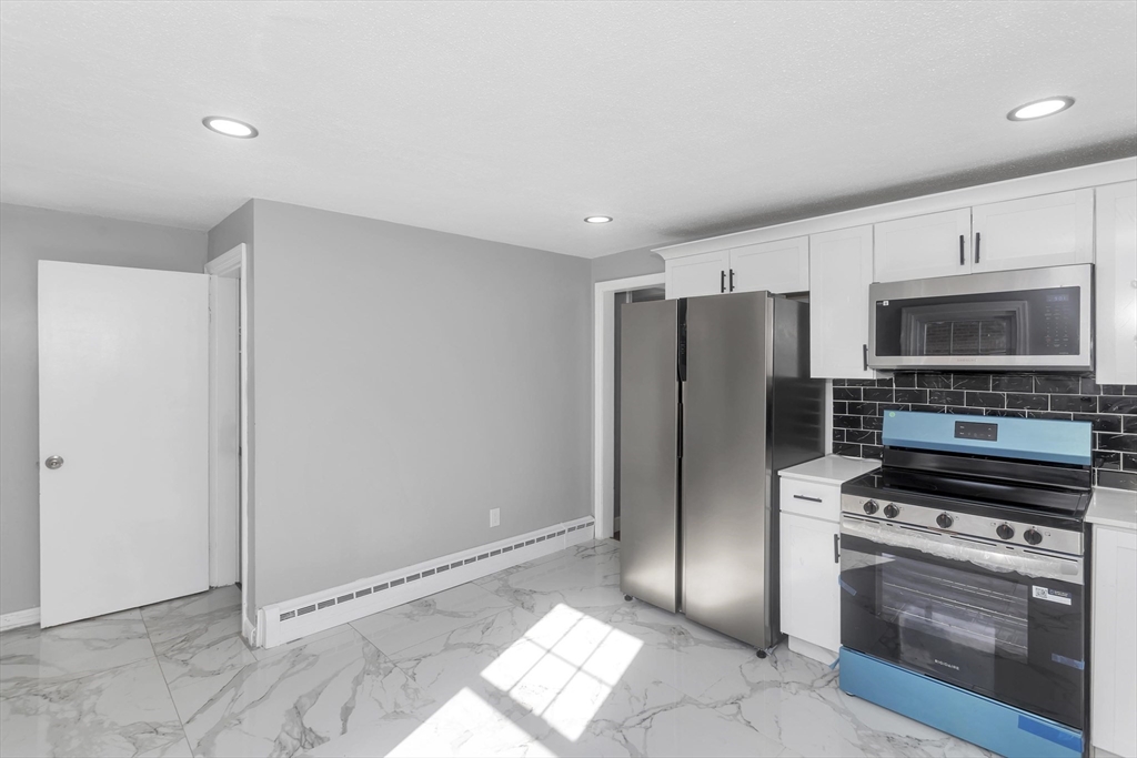 49 Bennett Street Chicopee, MA 01013 - Photo 11 of 41