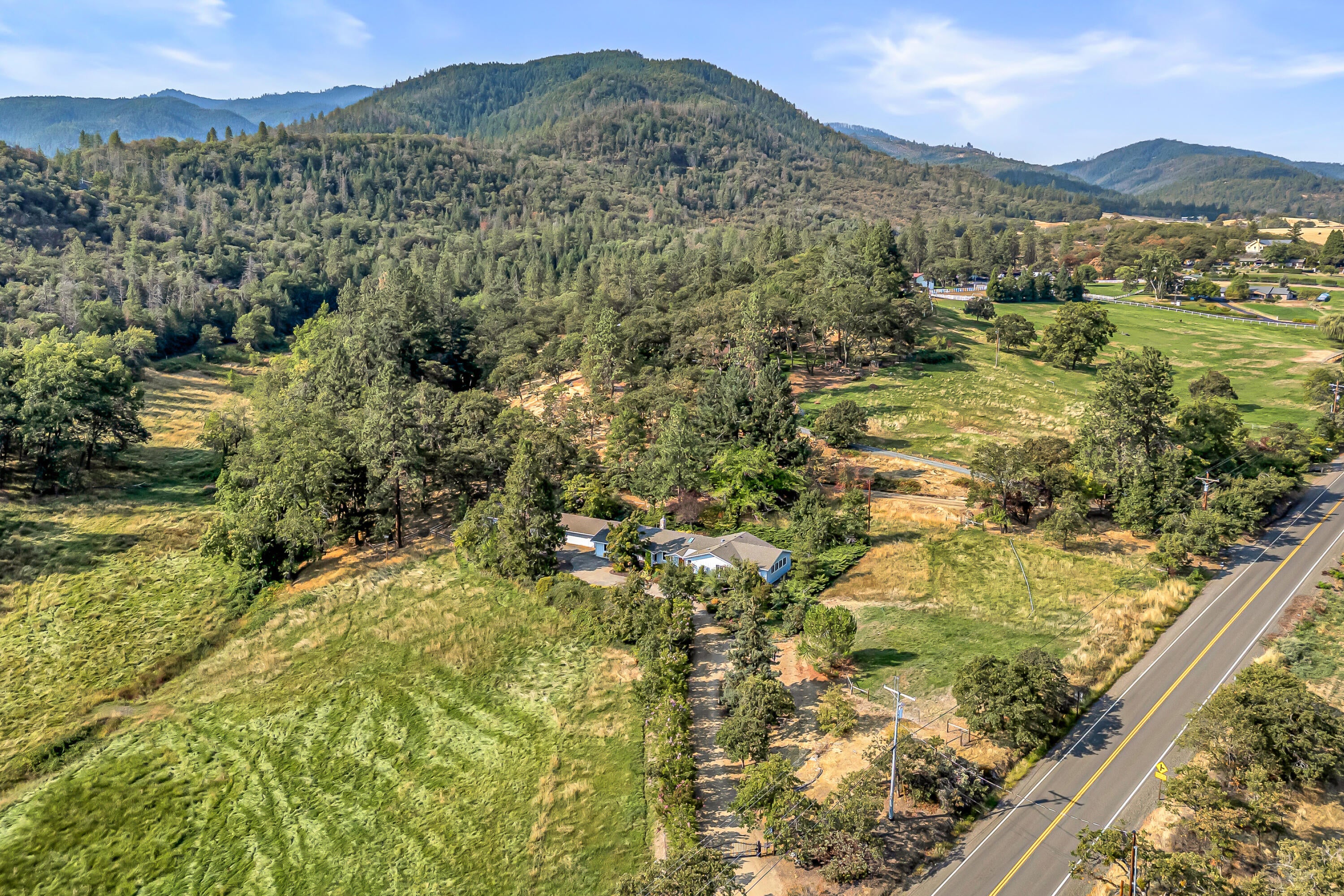 3255 Pioneer Road, Medford, OR 97501