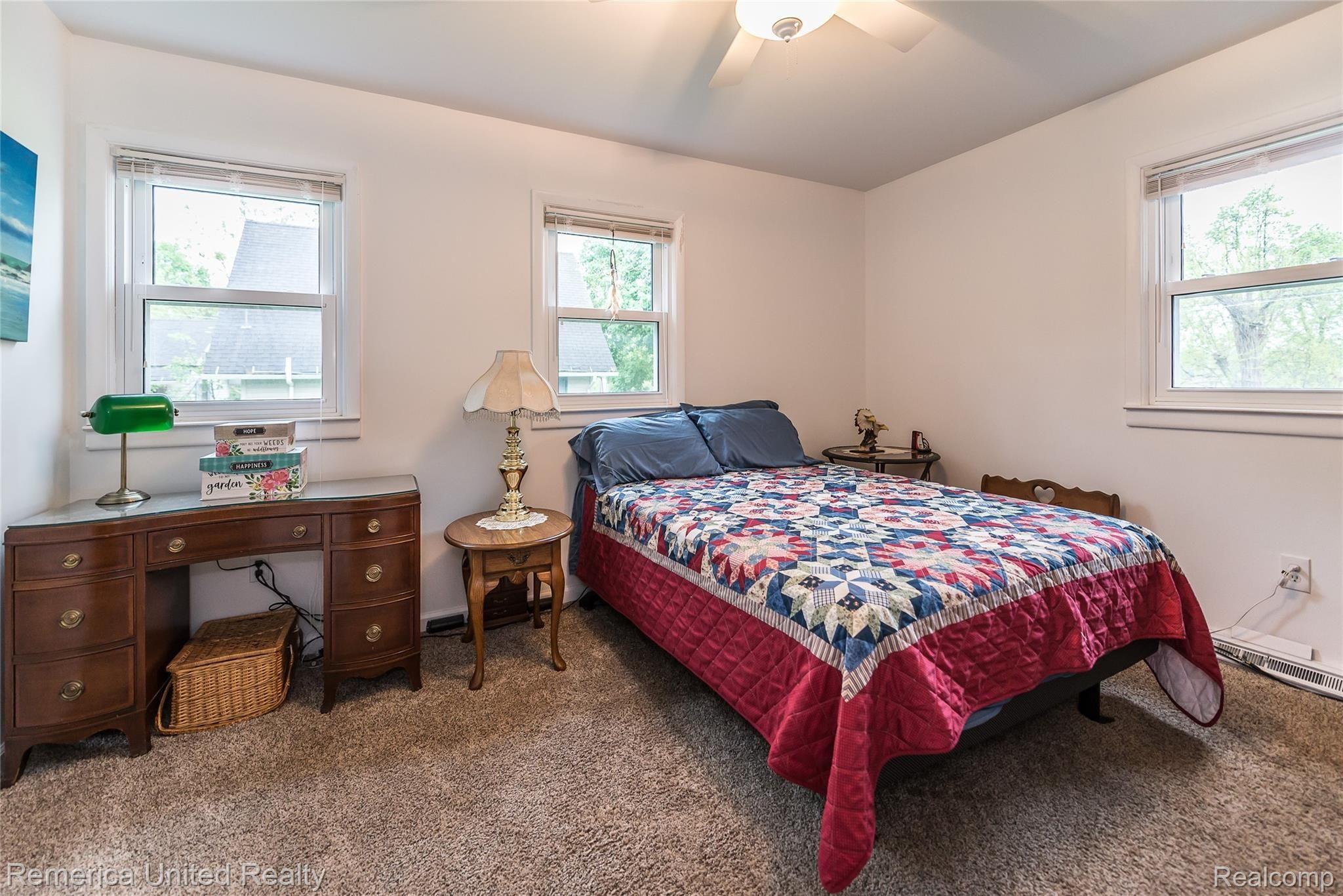 3447 Rush Lake Road Pinckney, MI 48169 - Photo 15 of 42 Generously Sized owners Bedroom Measures approx 14' x 12'