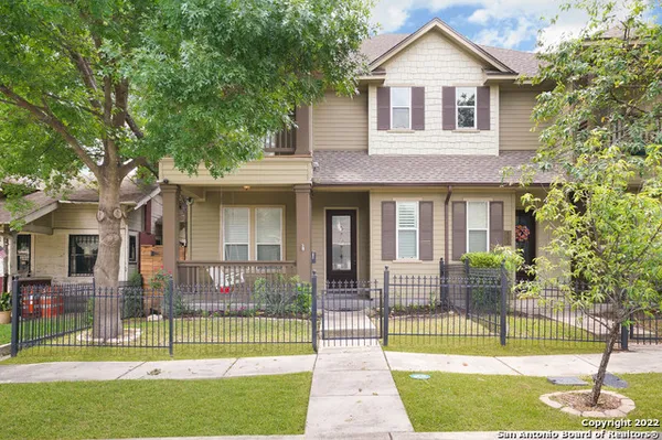 $2,500 | 404 East Courtland Place, San Antonio, TX 78212