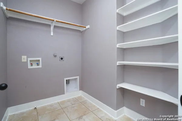$2,500 | 404 East Courtland Place, San Antonio, TX 78212