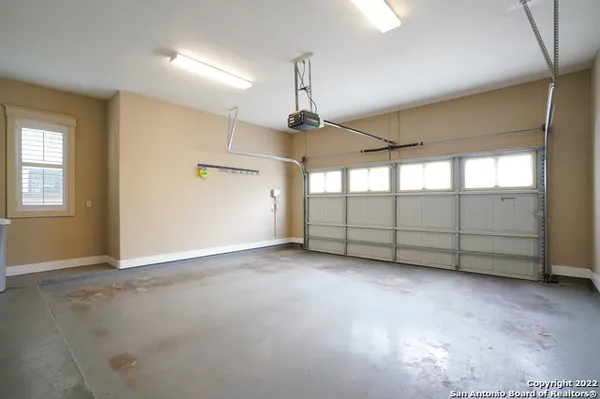 $2,500 | 404 East Courtland Place, San Antonio, TX 78212