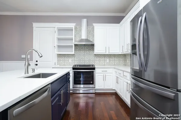 $2,500 | 404 East Courtland Place, San Antonio, TX 78212