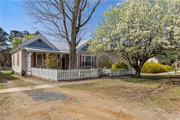 $249,999 | 111 College Street, Littleton, NC 27850