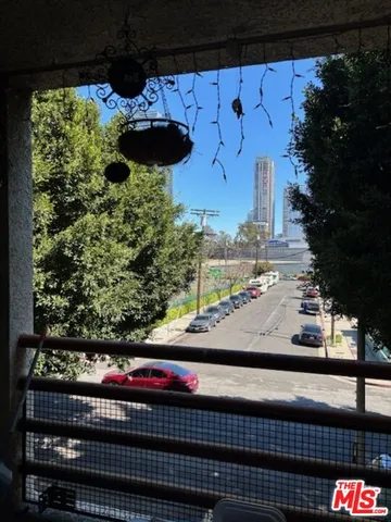 $2,000 | 1119 Albany Street, Unit 241, Los Angeles, CA 90015
