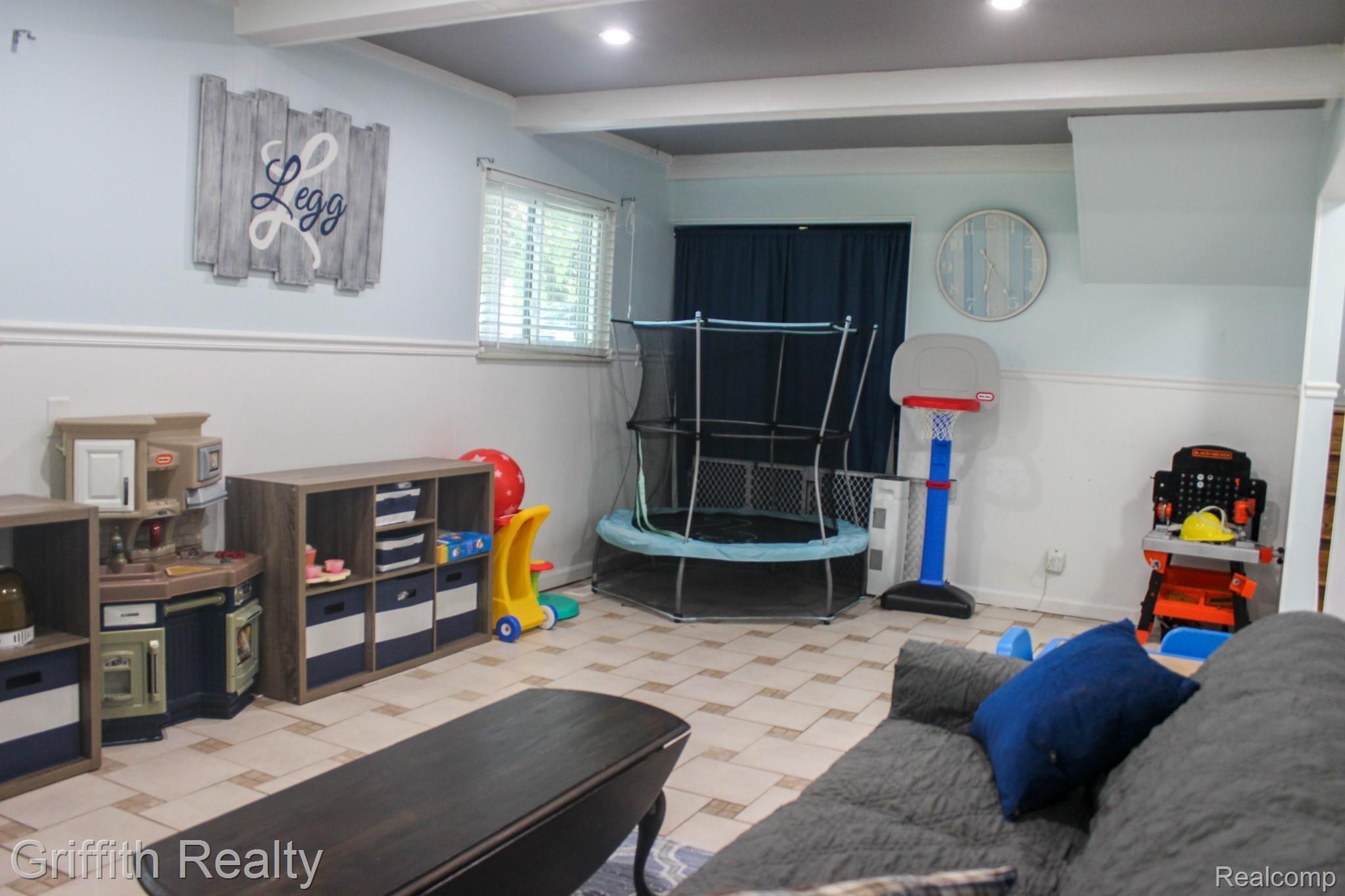 1370 South Hickory Ridge Road Milford, MI 48380 - Photo 37 of 52 35.jpg