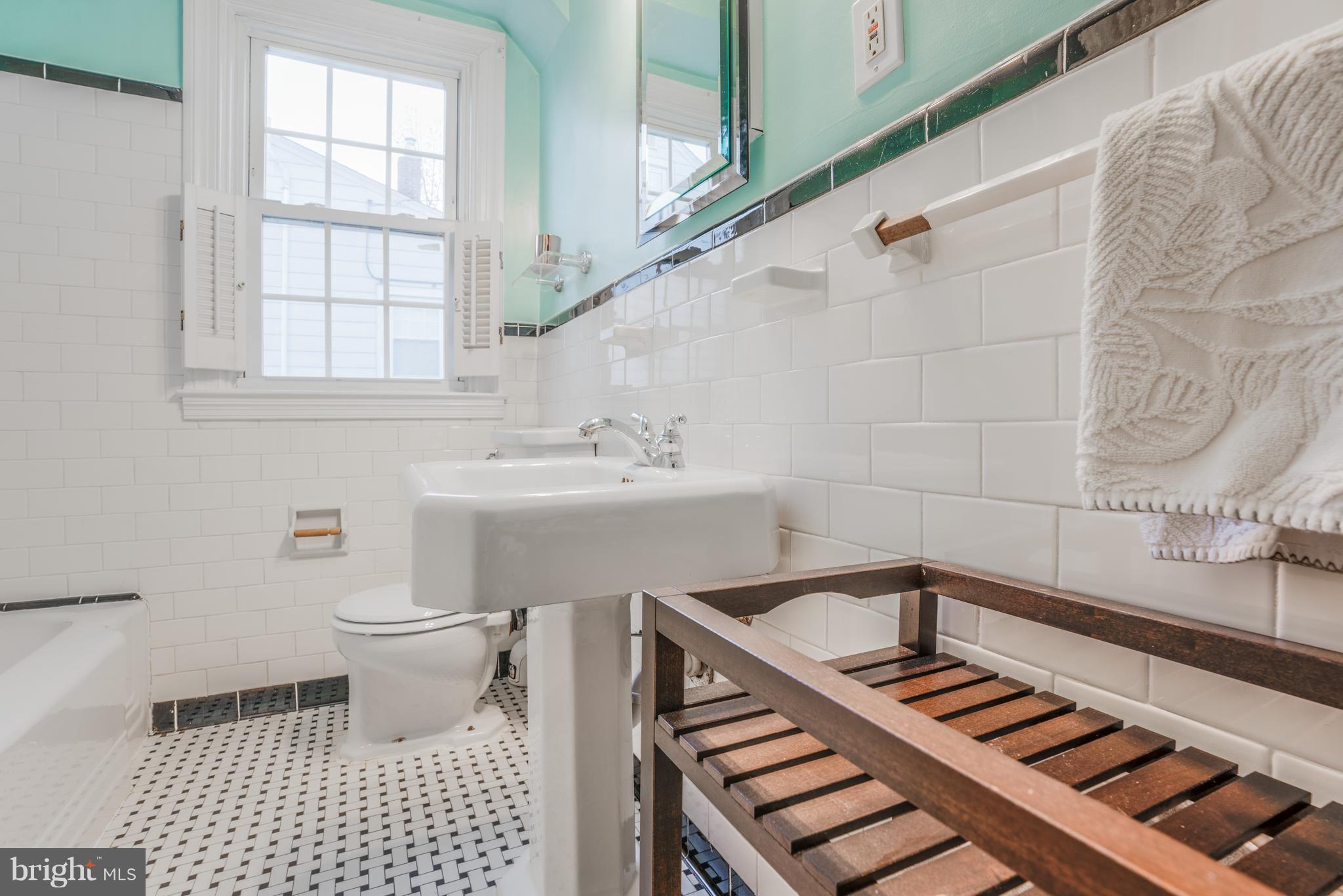 1210 Overbrook Road Baltimore, MD 21239 - Photo 16 of 31