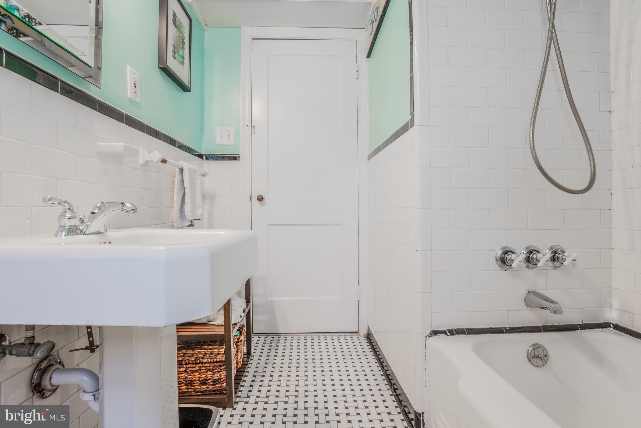 1210 Overbrook Road Baltimore, MD 21239 - Photo 17 of 31