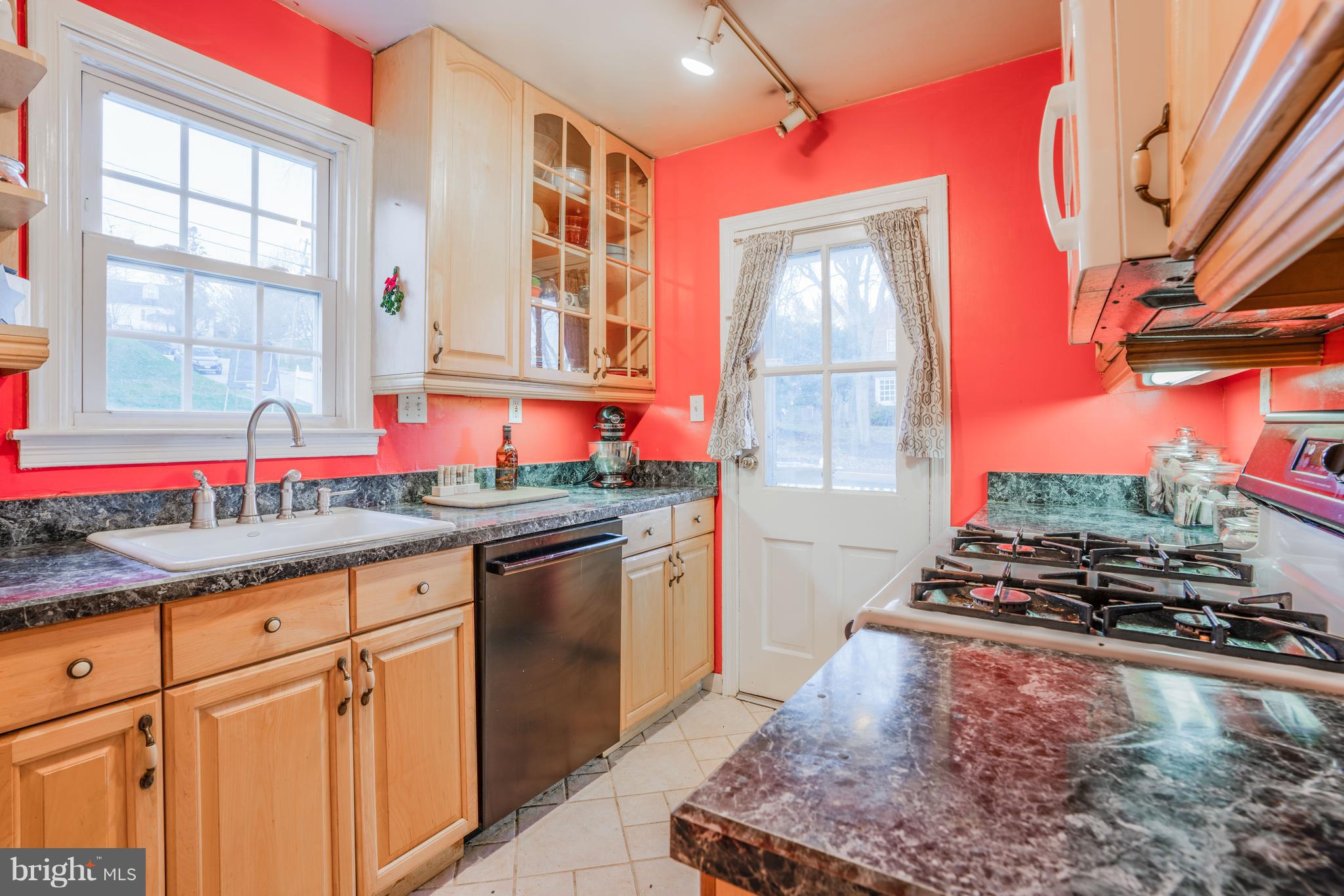 1210 Overbrook Road Baltimore, MD 21239 - Photo 7 of 31