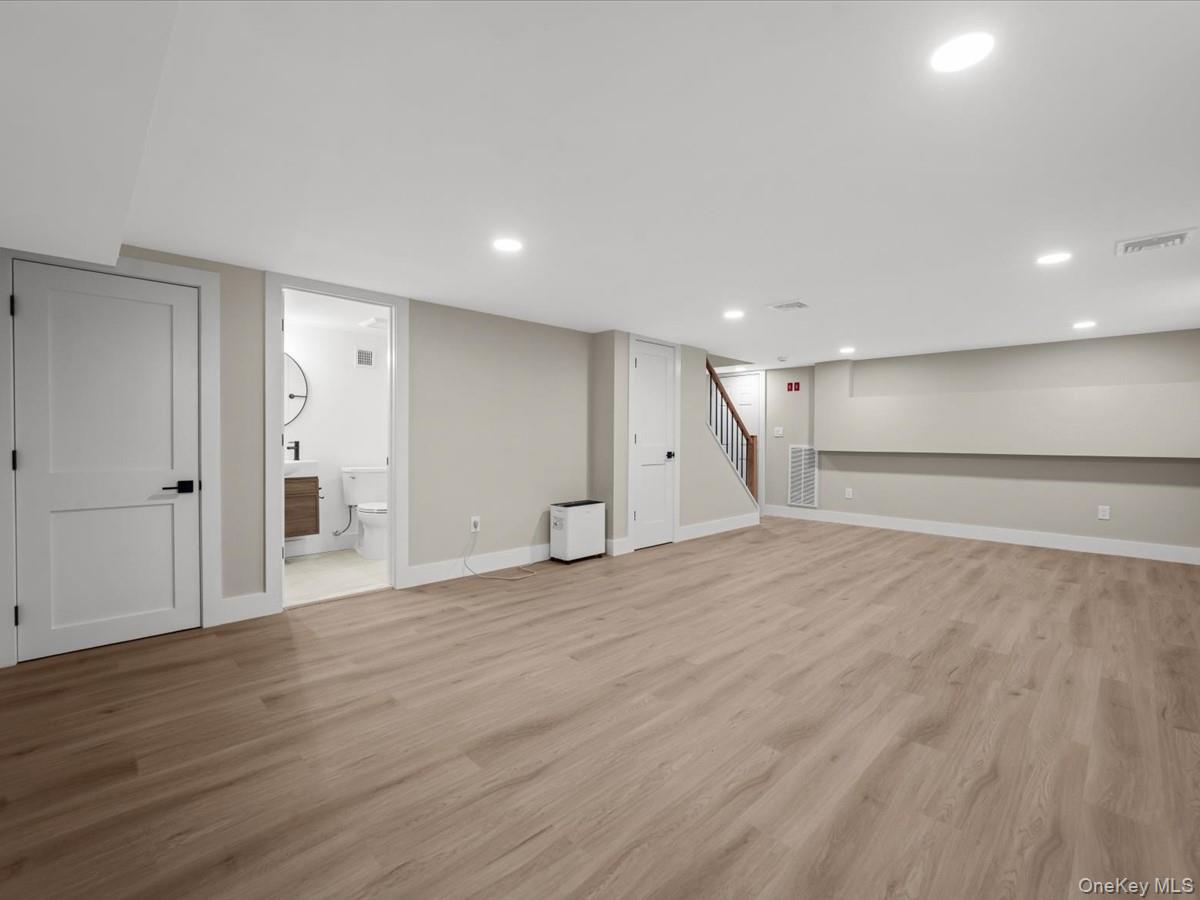 8 Brixton Road Garden City, NY 11530 - Photo 43 of 47