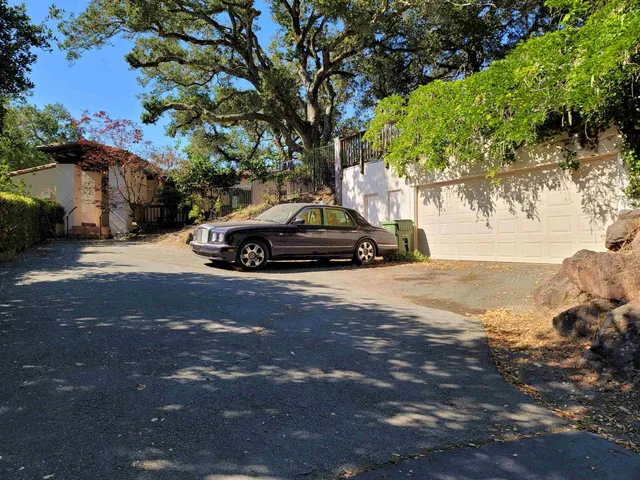 $2,450,000 | 40 Hilldale Court, Orinda, CA 94563