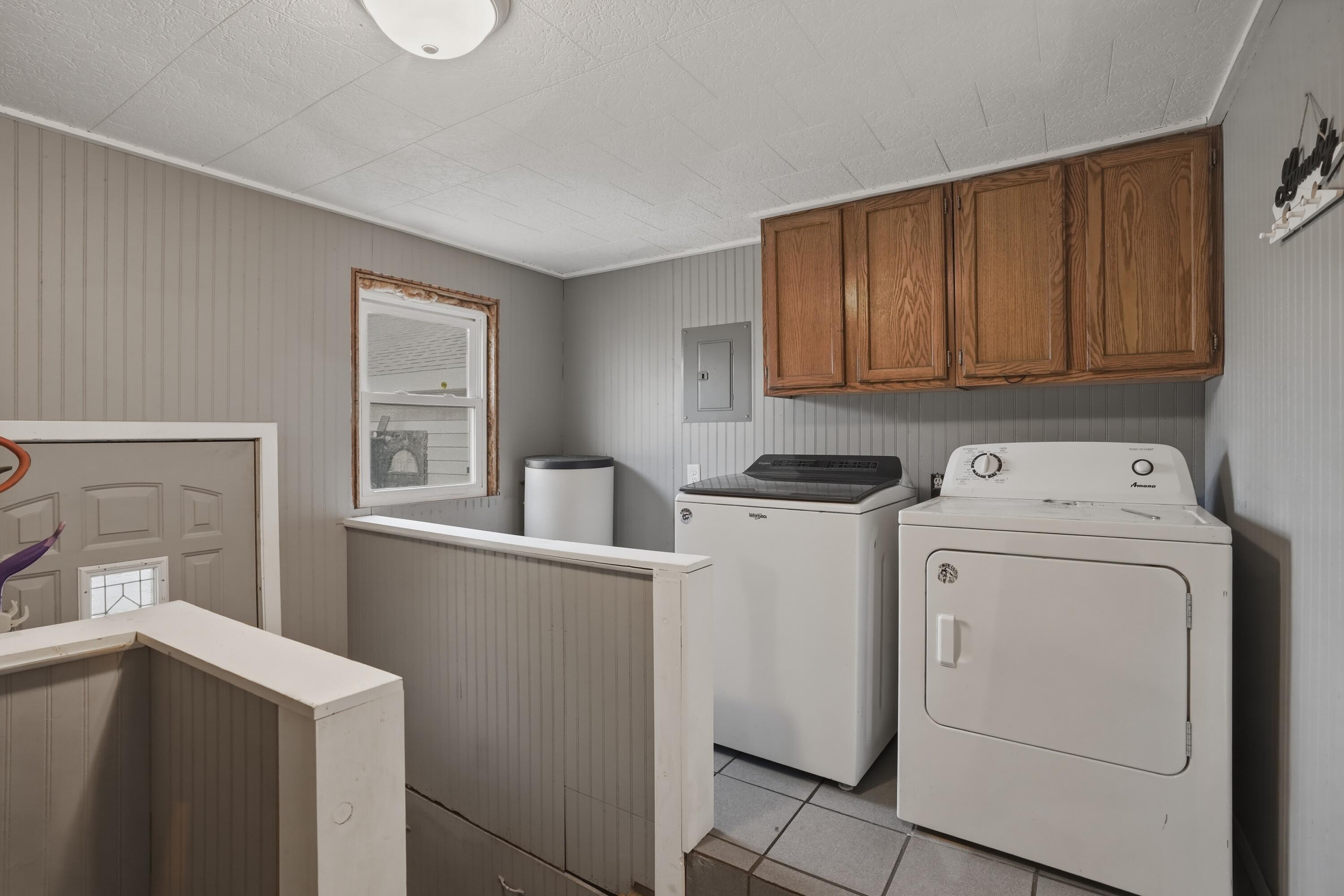 482 East Grove Street Wheatfield, IN 46392 - Photo 12 of 23 3000x2001