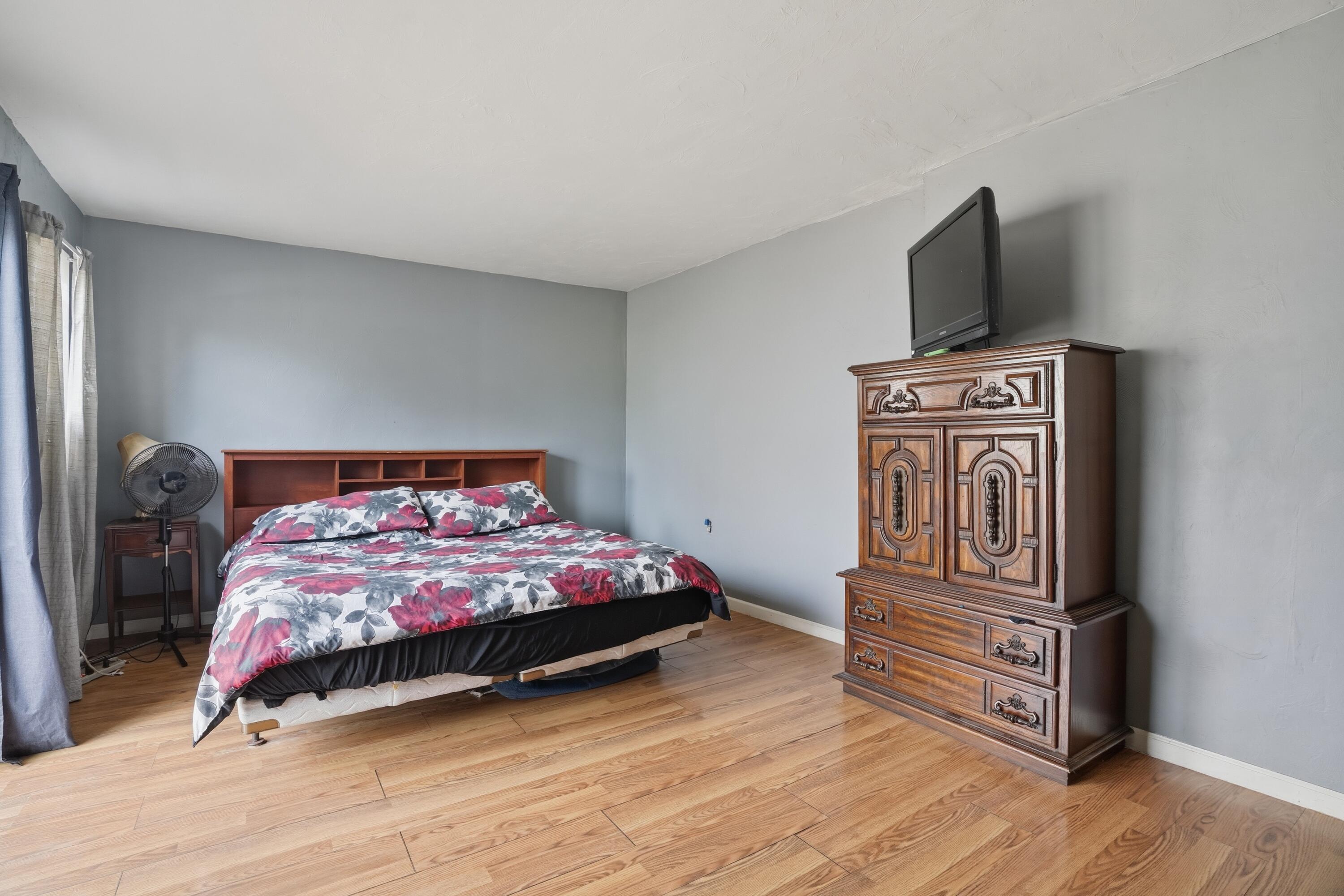 482 East Grove Street Wheatfield, IN 46392 - Photo 14 of 23 3000x2001