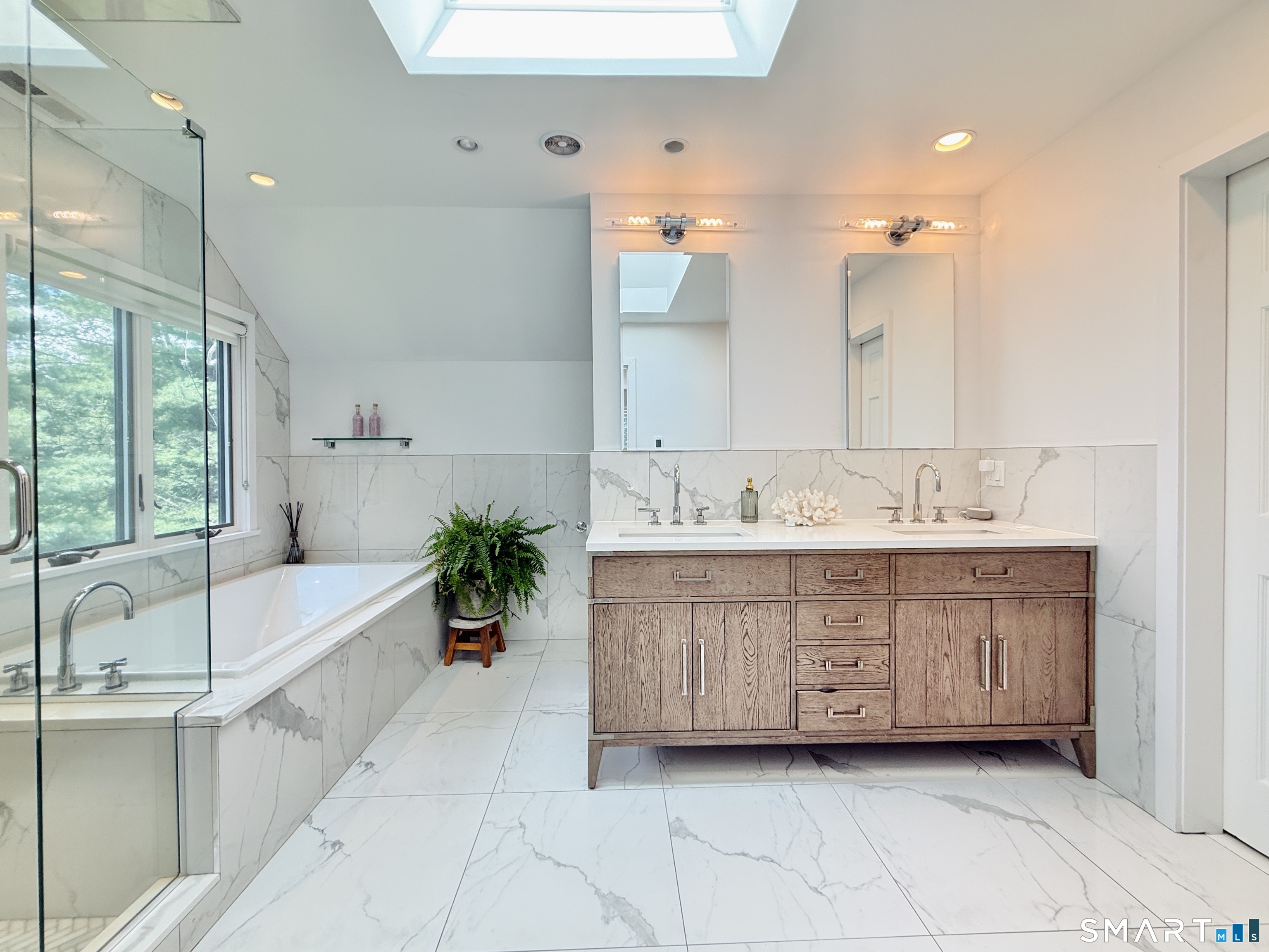 436 Rock Rimmon Road Stamford, CT 06903 - Photo 14 of 35 Gallery Image 14
