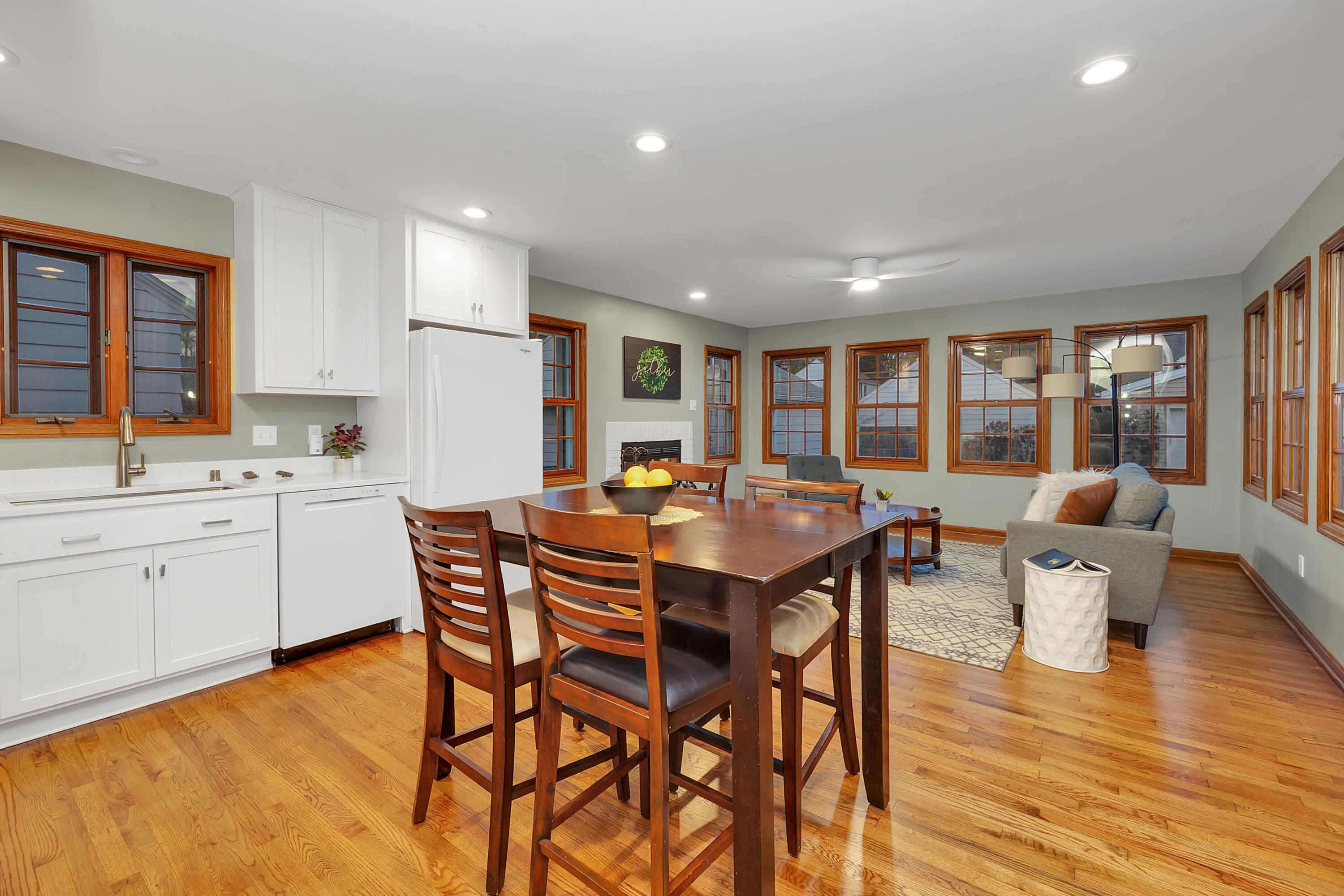 4750 North Elkhart Avenue Whitefish Bay, WI 53211 - Photo 7 of 23 Dining Area