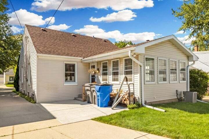 4750 North Elkhart Avenue Whitefish Bay, WI 53211 - Photo 18 of 23 Patio
