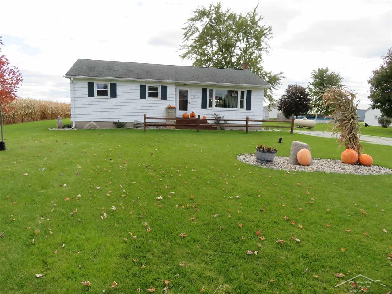 13539 Geddes Road Hemlock, MI 48626 - Photo 2 of 21 31363763-1.JPG