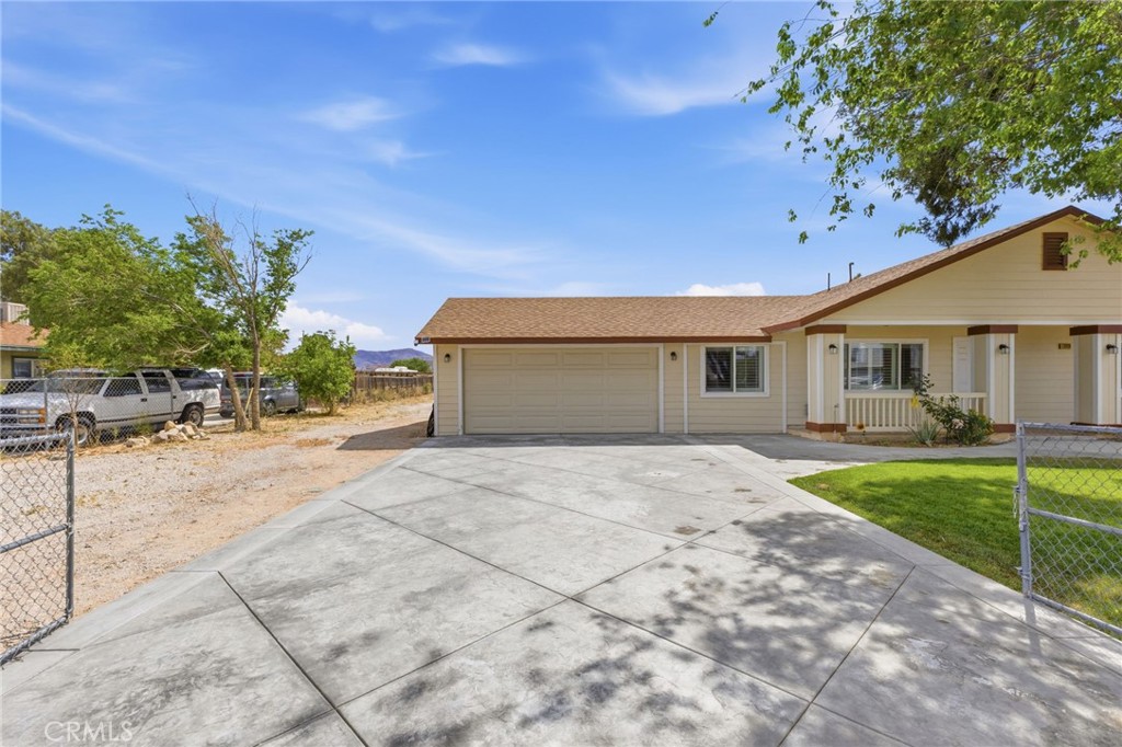 12419 Pawnee Road Apple Valley, CA 92308 - Photo 12 of 63