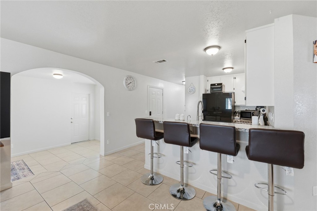 12419 Pawnee Road Apple Valley, CA 92308 - Photo 13 of 63