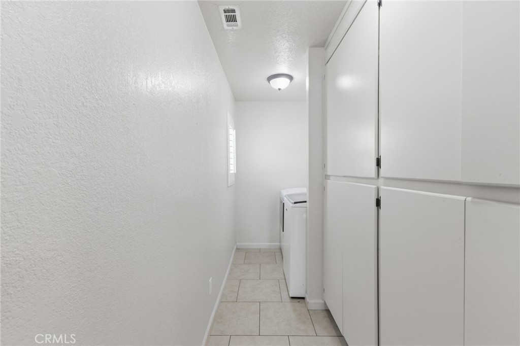 12419 Pawnee Road Apple Valley, CA 92308 - Photo 15 of 63