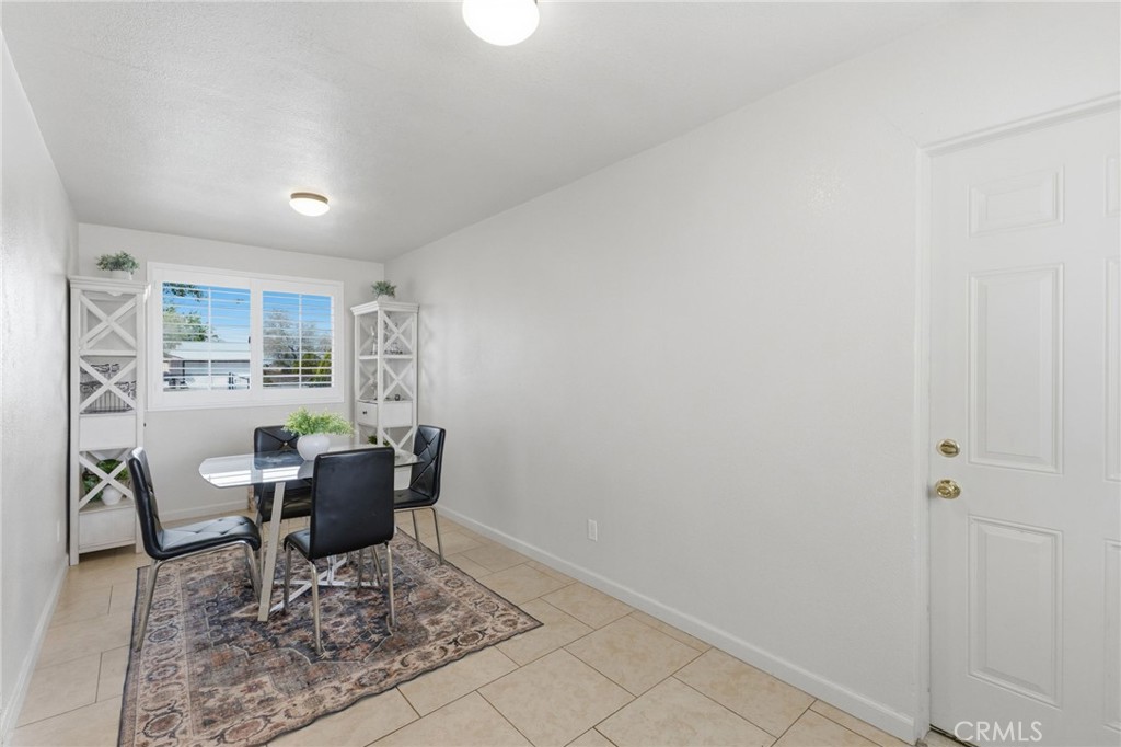 12419 Pawnee Road Apple Valley, CA 92308 - Photo 17 of 63